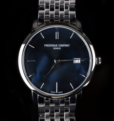 Foto af Frederique Constant stål ur med mørkeblå skive