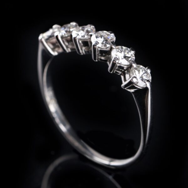 Photo of white gold ring with 6 diamonds