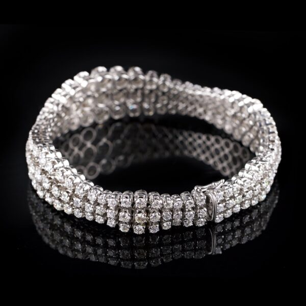Photo of a bracelet with 165 diamonds total 11 carat