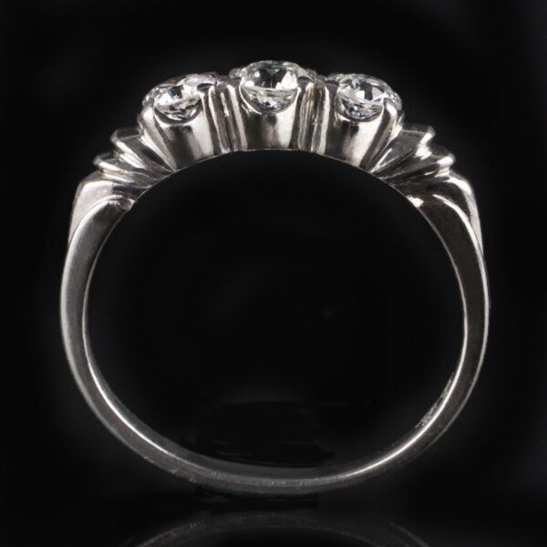 Photo of alliance ring with 3 diamonds 0.50 ct